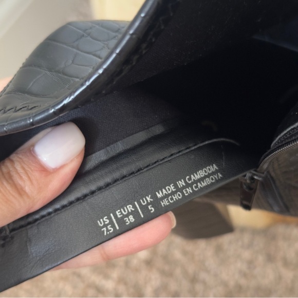 Aldo Black Chunky Heel Croc-Textured Heeled Women's Boots 7.5 - Picture 9 of 9